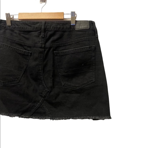 American Eagle Outfitters Black mid length Jean Skirt with Frayed At the bottom. - Picture 7 of 10